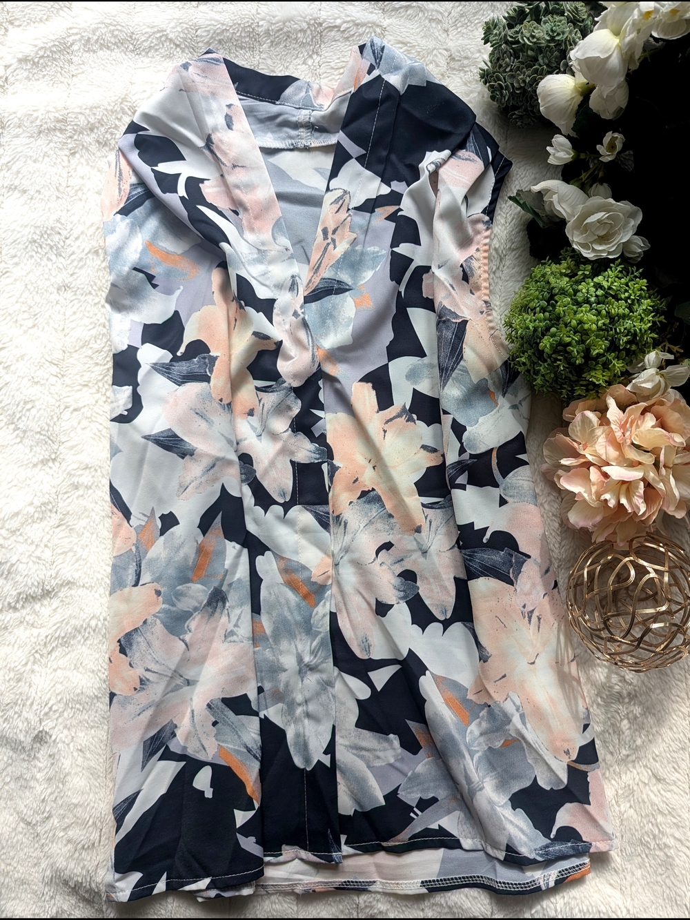 Sleeveless Floral Print V-Neck Blouse